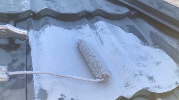 【屋根塗装】一軒家の屋根は何年ごとに塗るべき？相場や費用、注意点も解説！