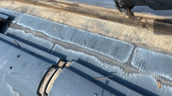 【さいたま市】屋根修理の第一歩！棟板金が飛ぶ前に対処を！今回は貫板交換工事を行いました！
